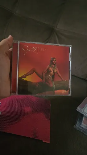 QUEEN (IMPORTADO) - Nicki Minaj
