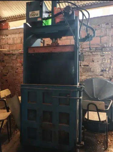 Prensa para reciclagem