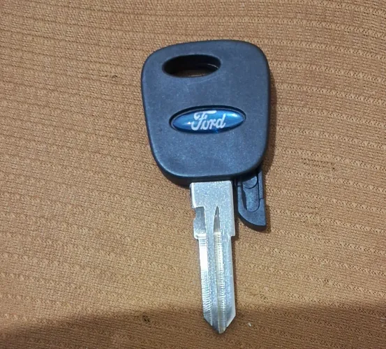 Vende-se Chaves da Ford.