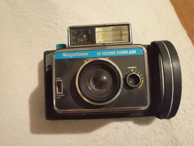Câmera  Keystone 60 Second Everflash