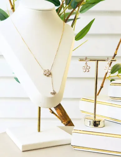 Conjunto Flor com Zirconias