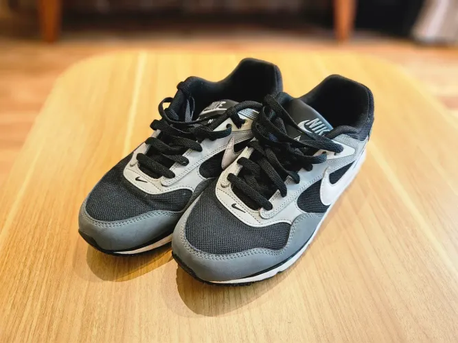 Tênis Nike Air Tamanho 40,5