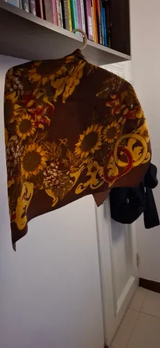 Lenço com textura sanfonado tecido leve girassol