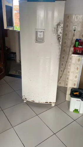 Geladeira toda boa consul