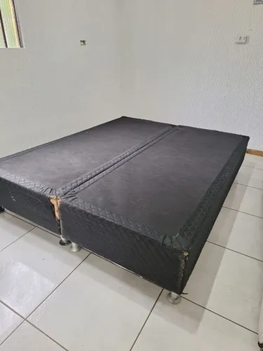 Base box queen size med 1.58 x 1.98 usada ( entrego com taxa )