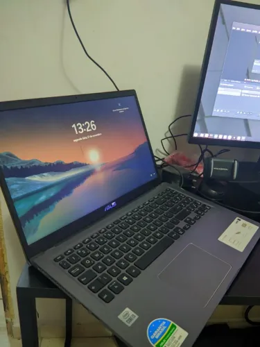 Notebook ASUS i3 4GB RAM