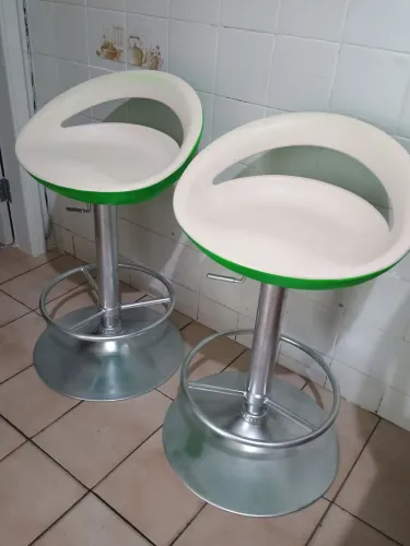 Banqueta para cozinha americana. 