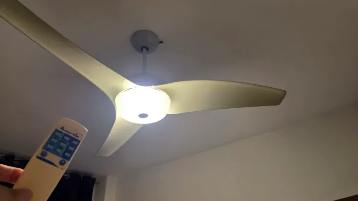 Ventilador de Teto 220V da marca Latina modelo Lumen
