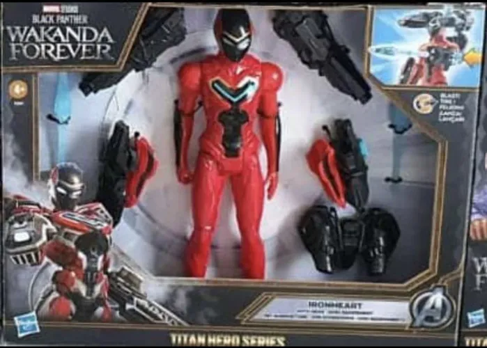 Boneco Ironheart - Titan Hero Series - Wakanda Forever