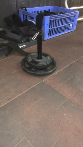 Barra para treino de antebraço.