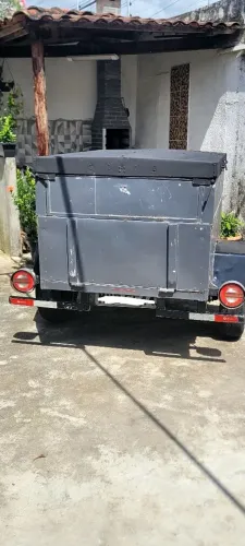 Vendo Carretinha fechada