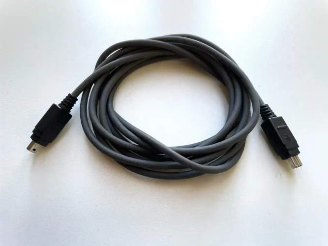 Cabo Firewire 400