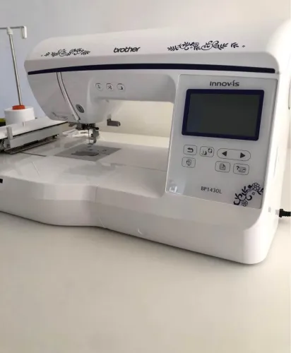 Máquina de Bordar Brother Innov-is BP1430L
