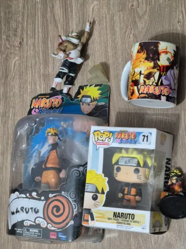 Coleção Naruto Action Figures e Caneca