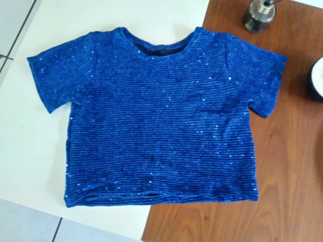 Cropped azul todo em paetês 