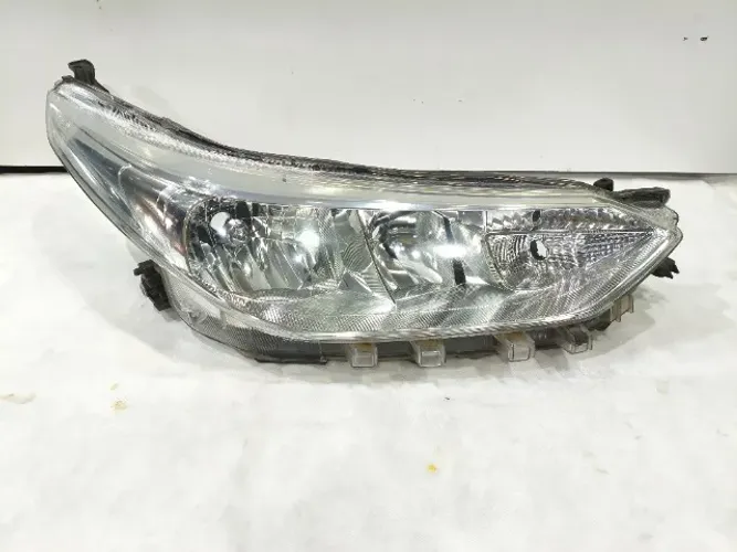 Farol direito Toyota yaris regulador eletrico original