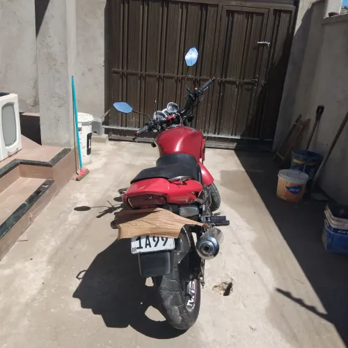 Vendo moto twister 2004 valor dez mil reais zap *14 ligação *73