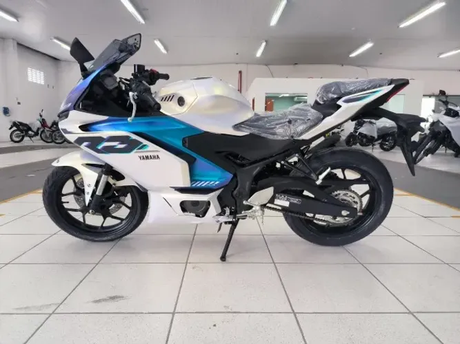 Vendo YZF R3 CONNECTED 2026