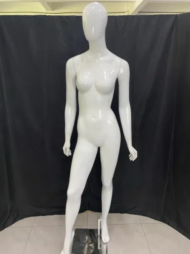 Manequim de fibra feminino