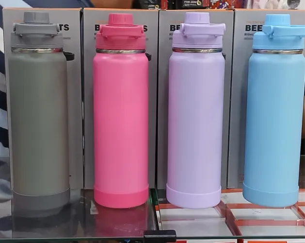 Garrafa térmica 800ml com protetor de fundo 