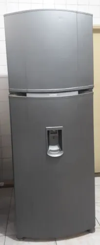 Vendo Geladeira Consul Frostfree 438L com defeito