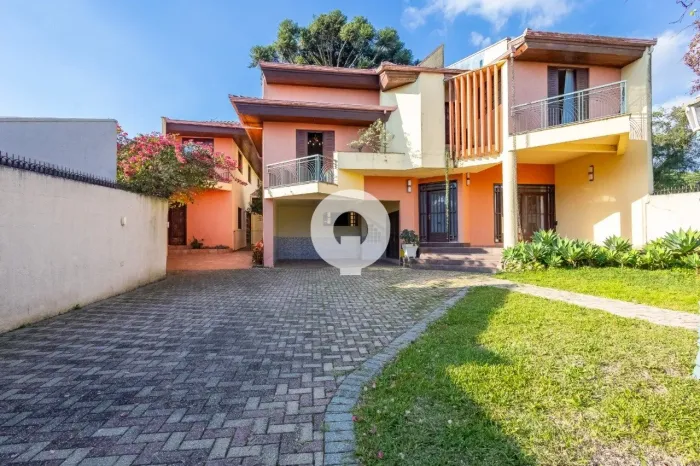 CASA COM DUAS CONSTRUÇÕES INDEPENDENTES À VENDA NO BOA VISTA - IDEAL PARA MORADIA E/OU COM
