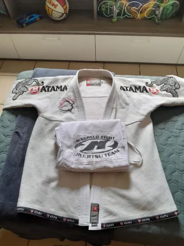 Kimono Atama A3 maravilhoso semi novo