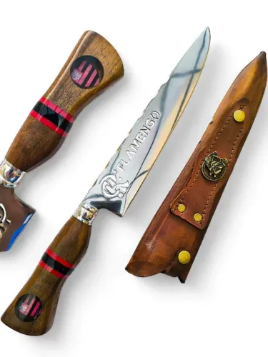 Faca Artesanal para Churrasco modelo (Flamengo) lâmina 10P Cabo de madeira + Bainha