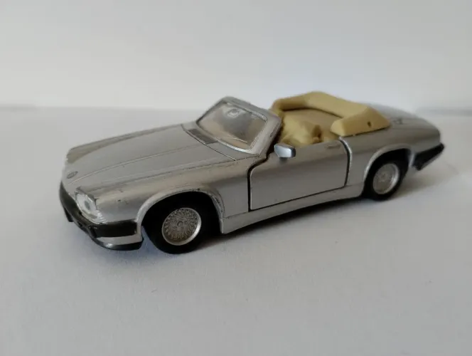 Maisto - Miniatura Jaguar XJS