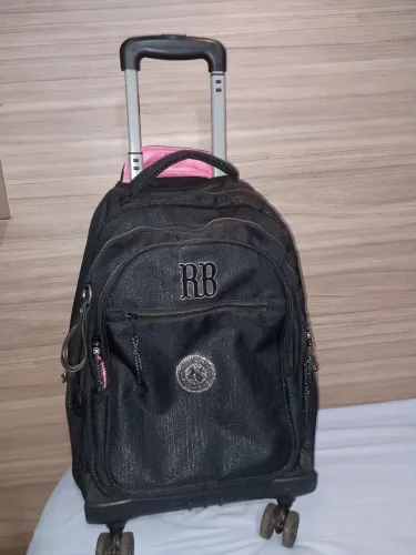 Mochila Juvenil Rebeca Bonbon RB Preta com rodinha