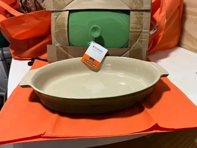 Travessa Oval 35cm c/ Tampa (Bamboo) - ORIGINAL - Le Creuset