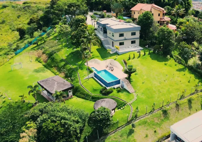 Casa para Venda e locação 273m² com 4 quartos em Casa da Lua - Resende - RJ