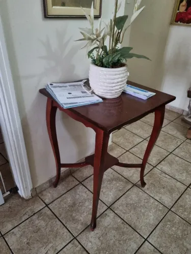 Mesa lateral maciça