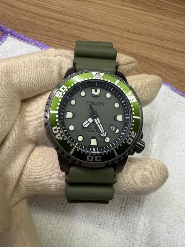 Relógio Citizen Promaster Eco Drive Verde Militar