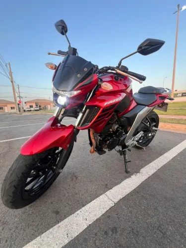 Yamaha Fazer FZ25 - Vermelha | Único Dono (Somente Venda)