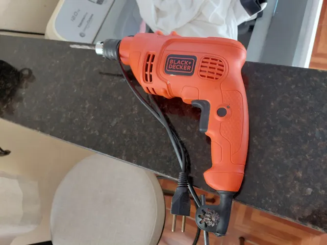 Furadeira Black+Decker 560W Semi Nova - Excelente Estado