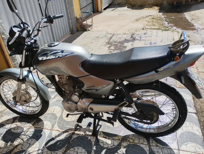 Titan ES 125
