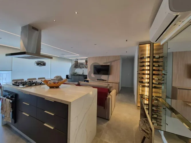 Apartamento Mobiliado - 2 Dormitórios (2 Suítes) à Venda no Alto da Boa Vista - São Paulo/