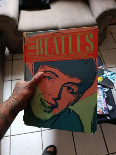 Livro The Beatles 1980