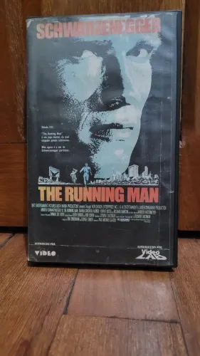 VHS  FILME O SOBREVIVENTE ARNOLD SCHWARZENEGGER