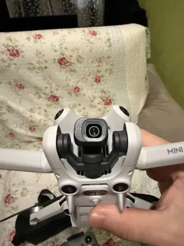 Vendo Drone DJI Mini 4 Fly More Combo