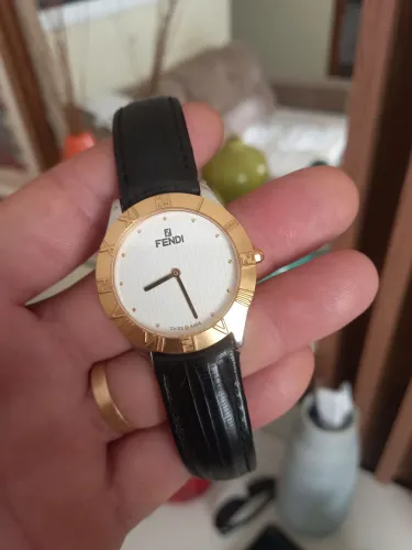 Relógio FENDI swiss made quatz 
