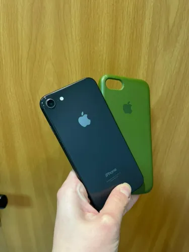 IPHONE 8 64GB