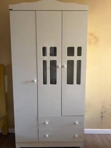 Guarda Roupa Branco De 3 Portas Com Gavetas
