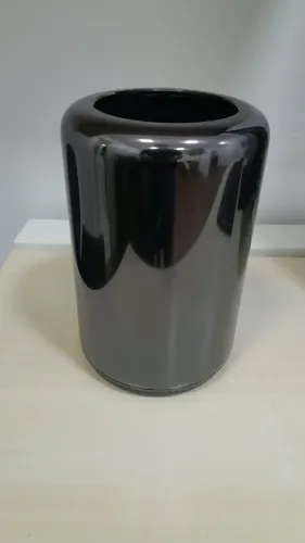 Apple Mac Pro 2013 ?Lixeirinha? ? Xeon 6-Core + 64 GB RAM + 500 GB SSD + 2× FirePro D500