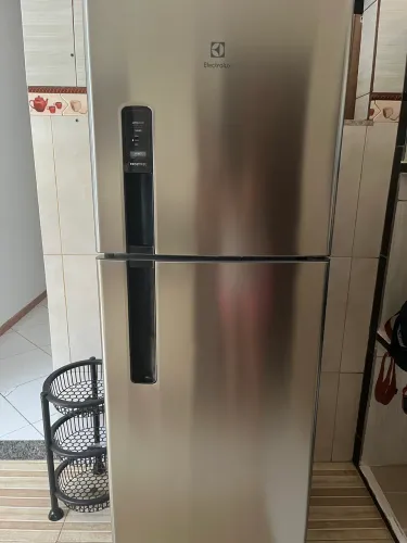 Vendo geladeira com apenas 4 meses de uso! Ainda na garantia da loja !