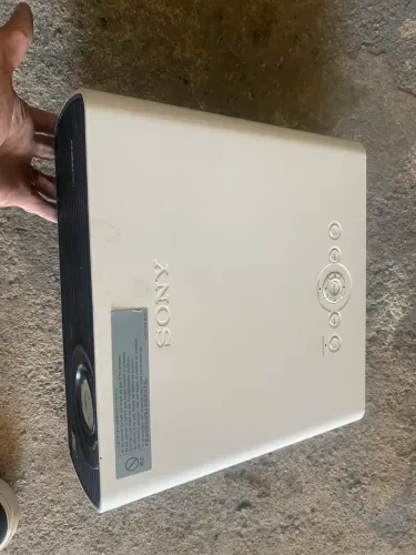 Projetor e TV Sony para retirada de peças 