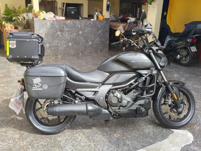 Honda CTX 700 2014 impecável
