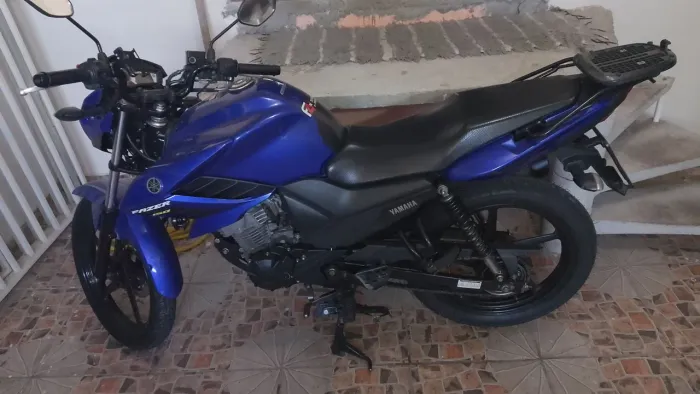 Vende -se  Fazer 150, 14 mil a negociar 