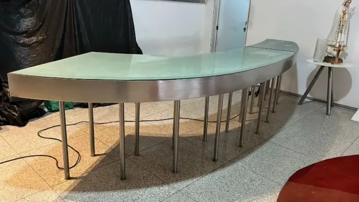 BALCÃO PARA RECEPÇÃO EM AÇO ESCOVADO